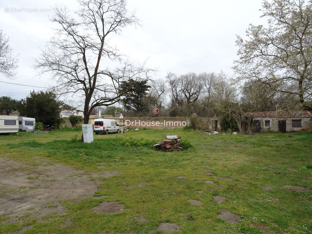 Terrain à SAINT-GEORGES-D'OLERON