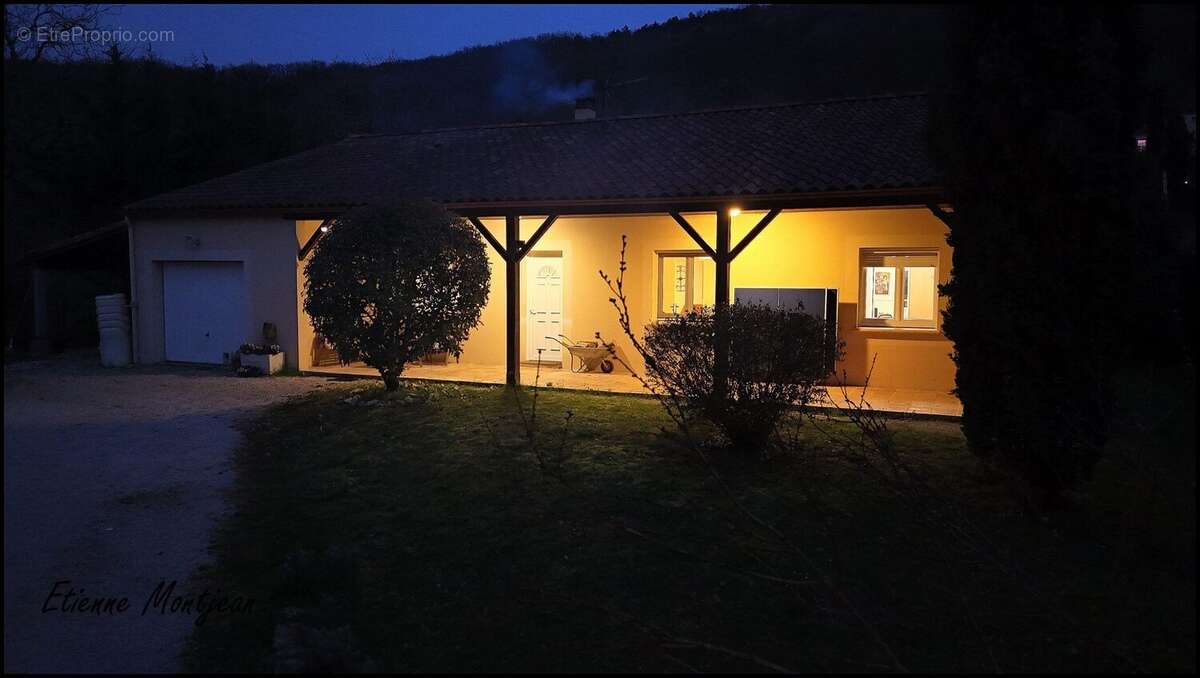 Maison à DOUELLE
