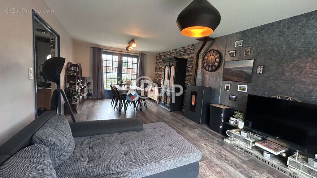 Maison à BRUAY-LA-BUISSIERE