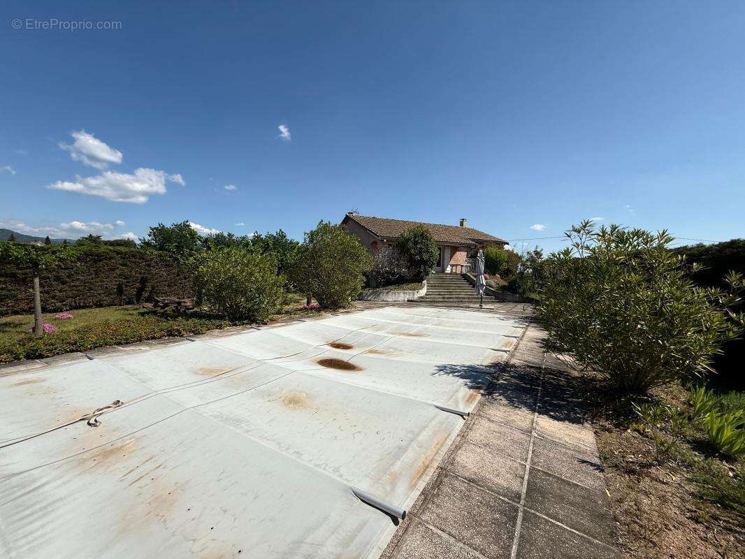 Maison à LABLACHERE