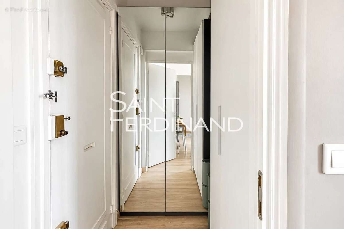 Appartement à NEUILLY-SUR-SEINE