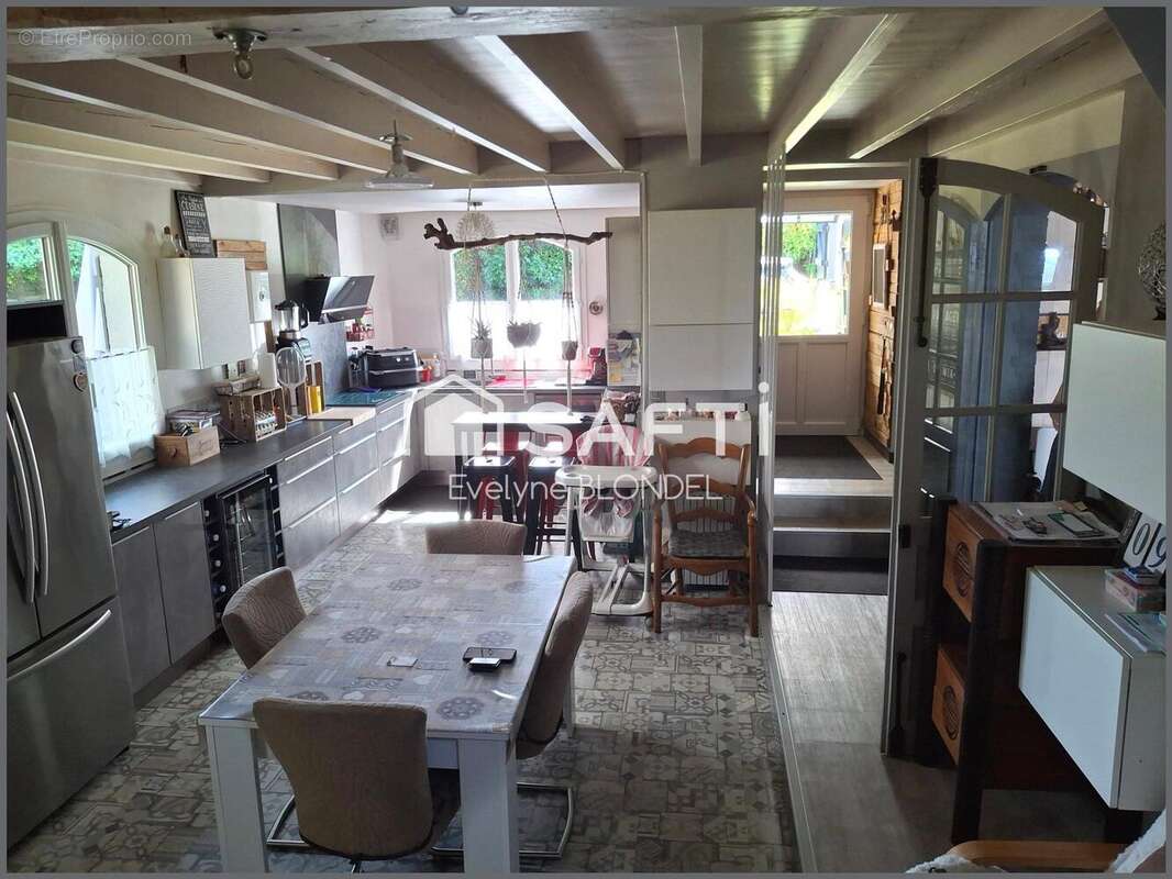 Photo 3