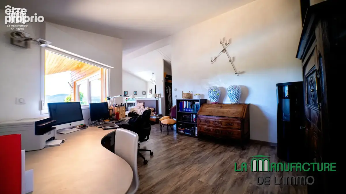 Villa d'architecte de 199.12 m2 - piscine - 4 ch- putting green de golf - 1513 m2 terrain - 2 garages / Monist - photo 9