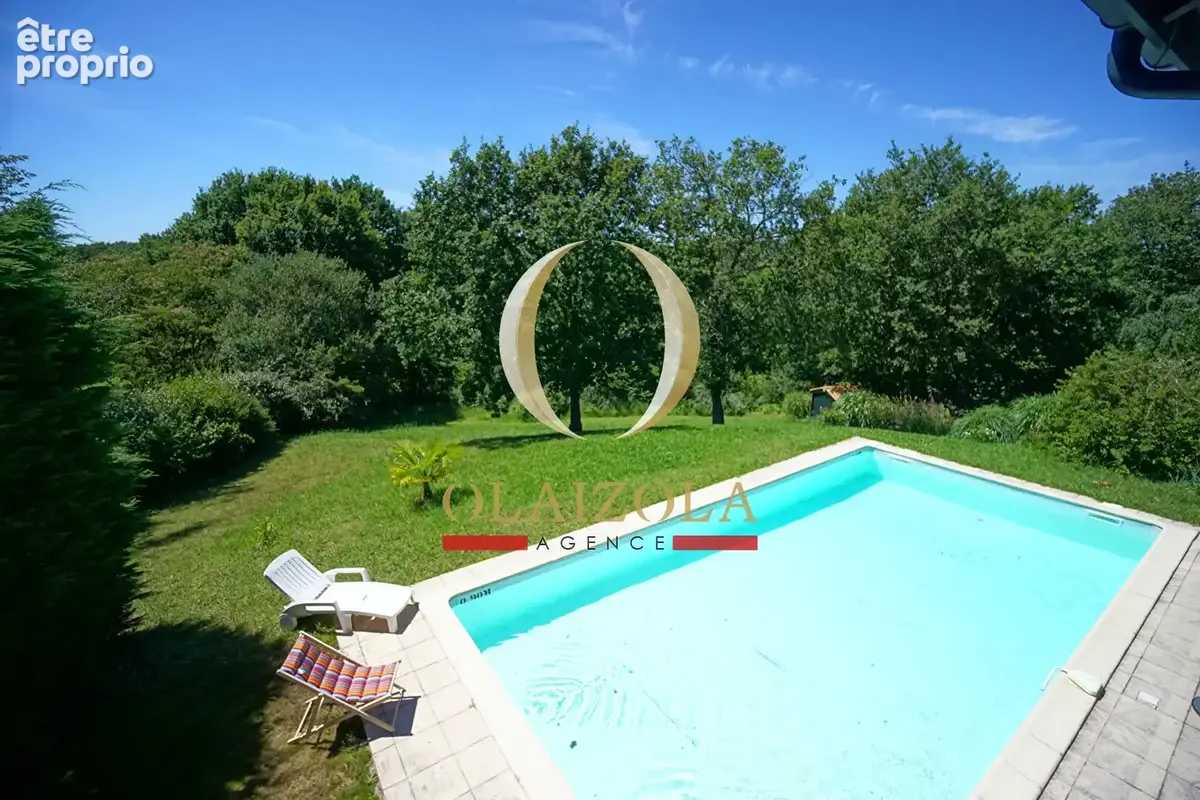 BASSUSSARRY : Maison avec piscine, vue dégagée et au calme au sein du Golf du Makila - photo 3