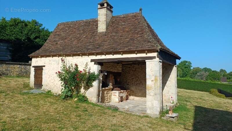 Propriete/Gites 6 hectares, Proche de THENON (24) - photo 4