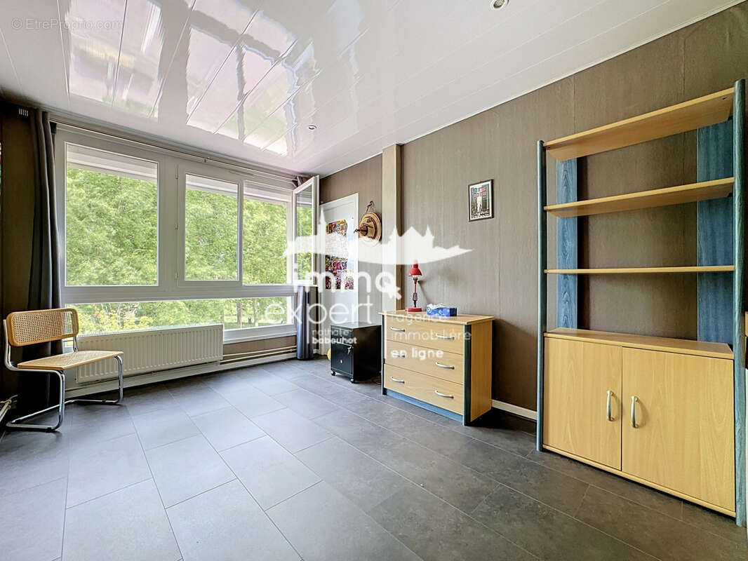 Appartement à MIRECOURT