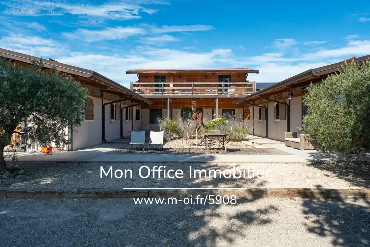 Maison à VILLELAURE