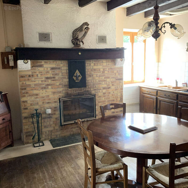 Maison à CHAMPS-ROMAIN