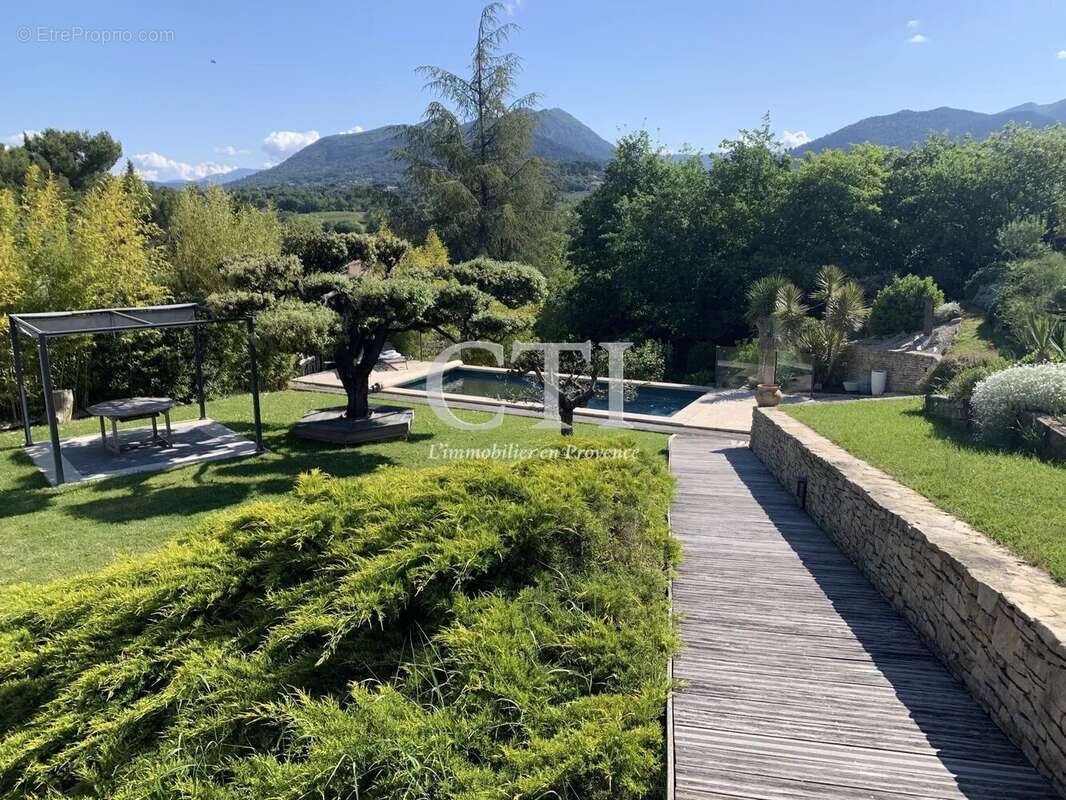 Maison à VAISON-LA-ROMAINE