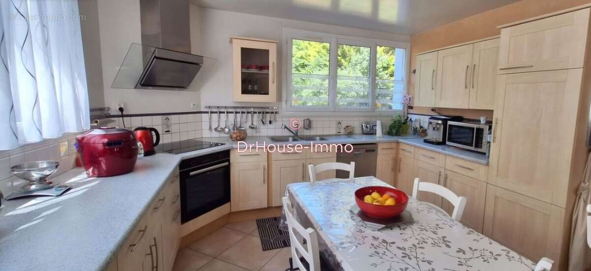 Maison à COURCELLES-SUR-SEINE