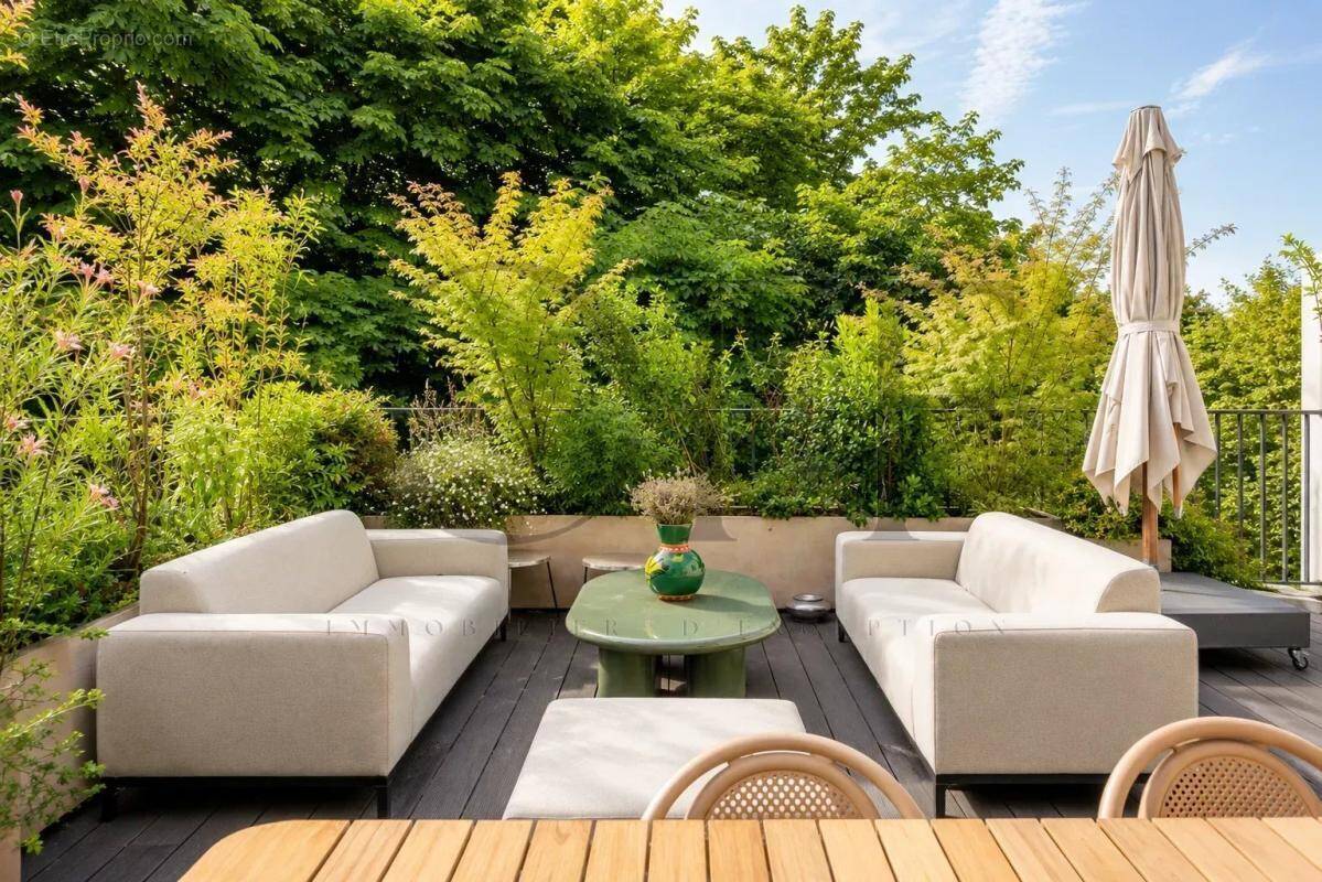 Appartement à NEUILLY-SUR-SEINE