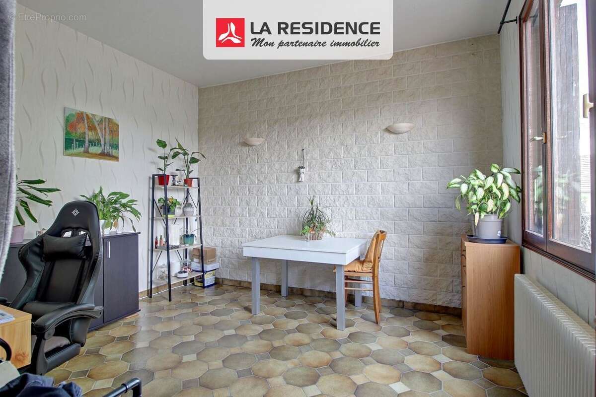 Maison à SAINT-ETIENNE-DU-ROUVRAY