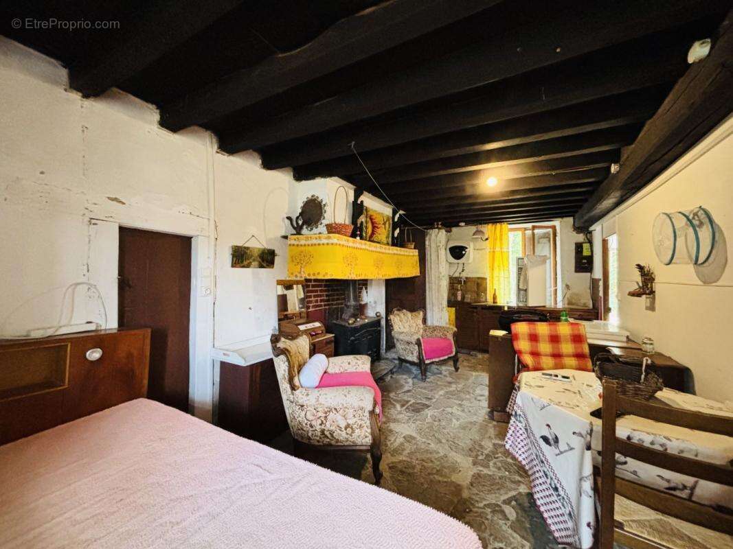 Maison 37 m² à La Cellette  - photo 4