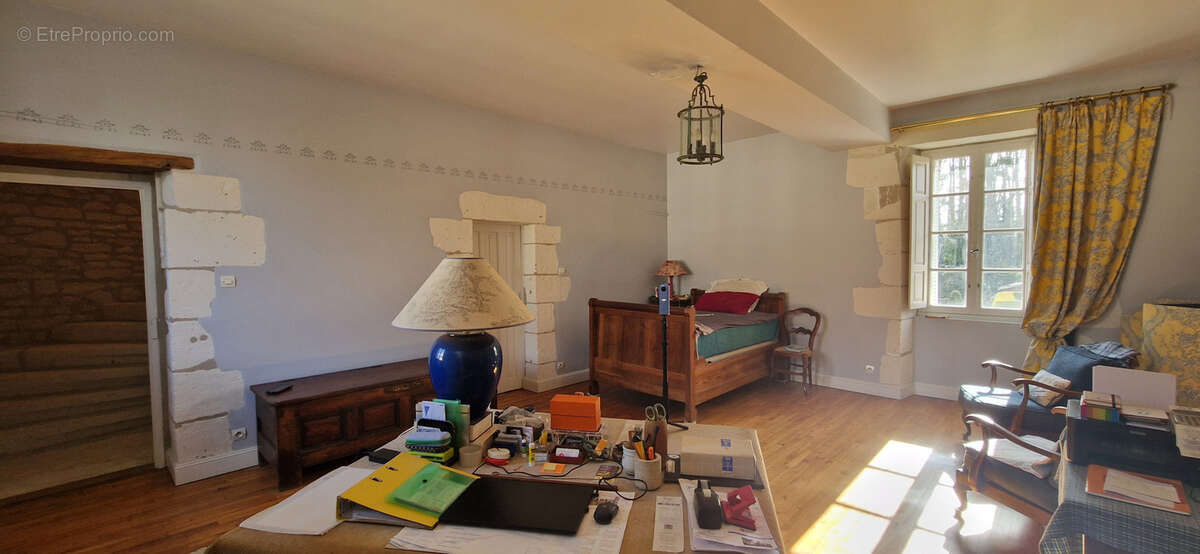 Maison à CHAMPIGNY-SUR-VEUDE