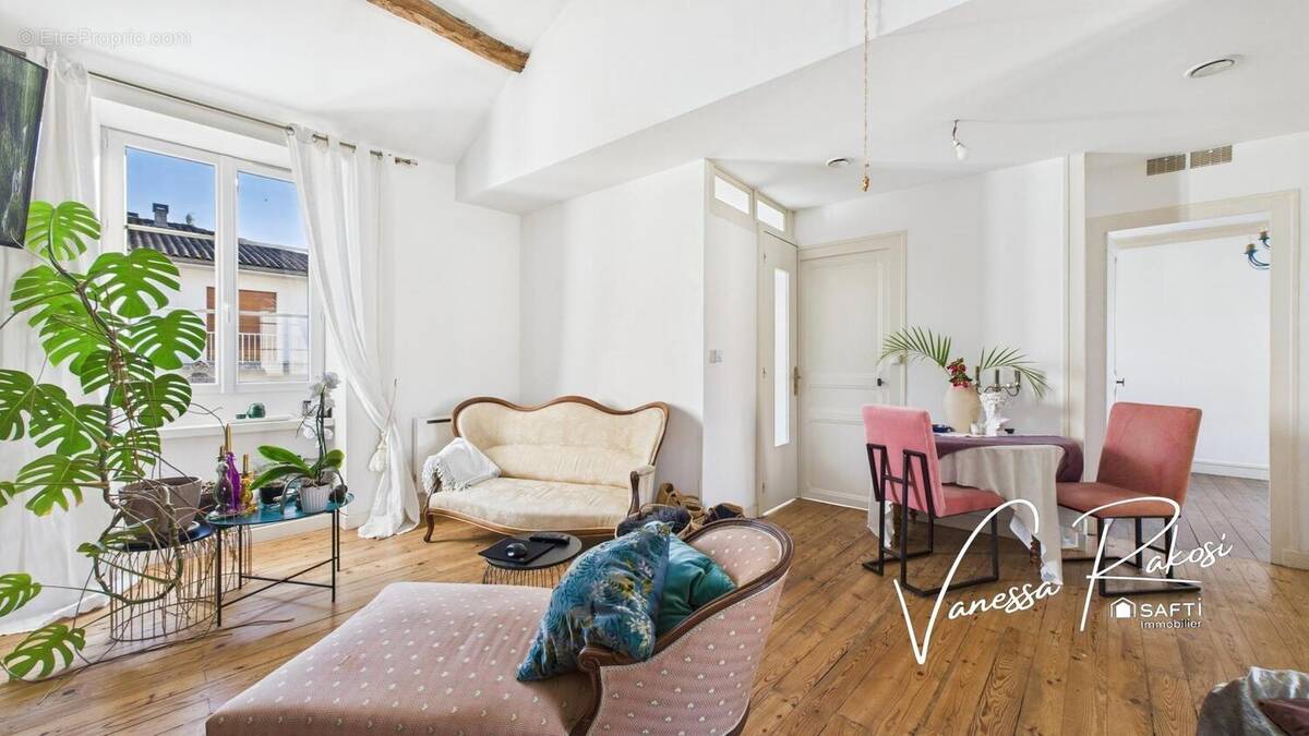 Maison 104 m² à Saint-Jean-D'angely  - photo 1