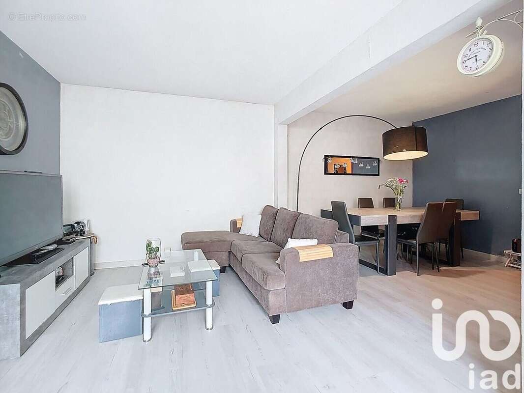 Photo 3 - Appartement à SAVIGNY-LE-TEMPLE