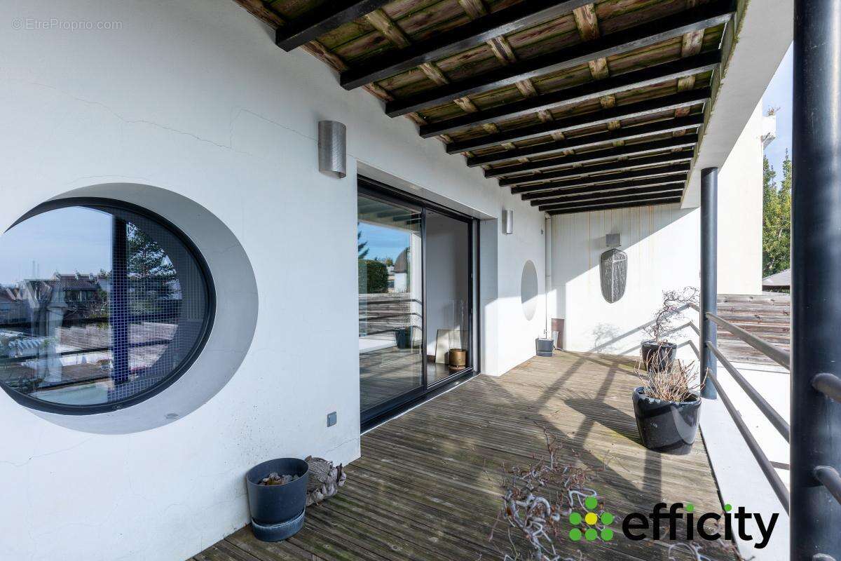 Maison 360 m² à Suresnes  - photo 26