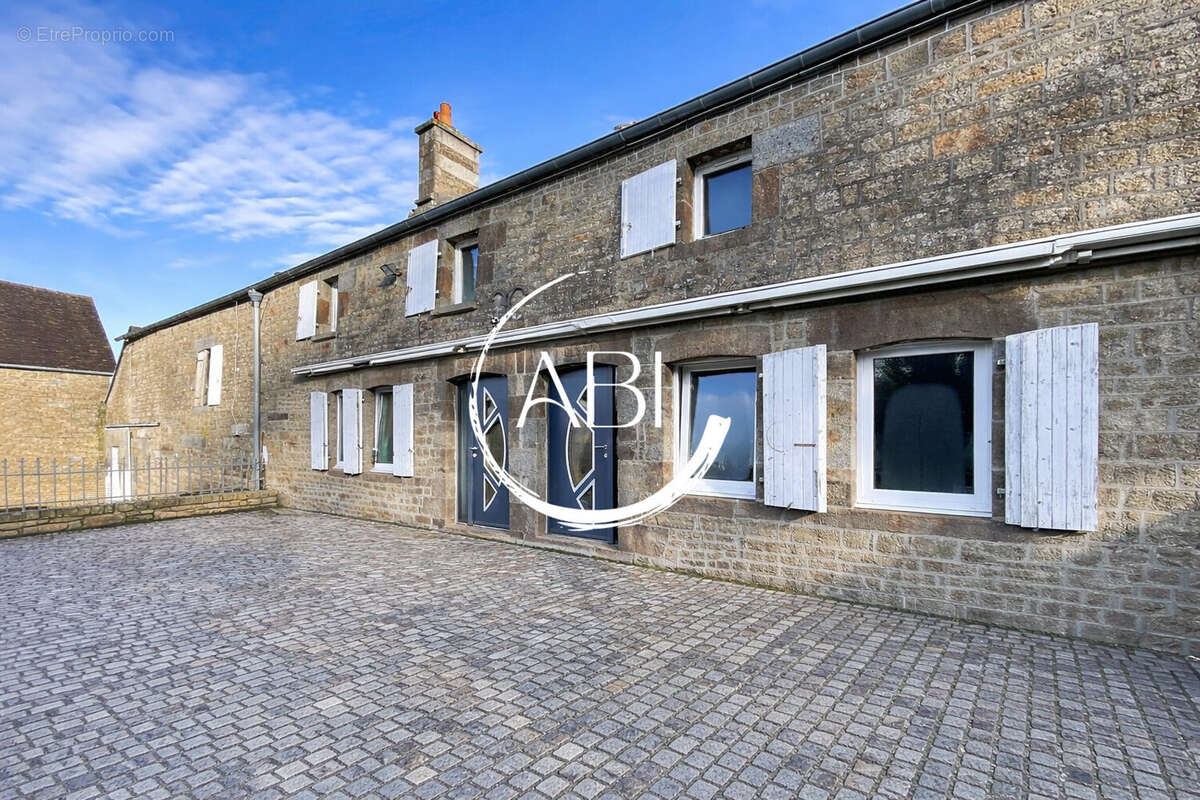 Maison à JOUE-DU-BOIS