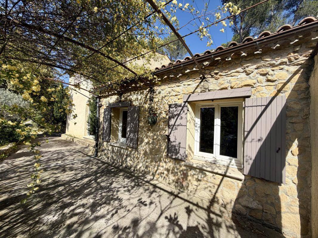 Maison à PELISSANNE