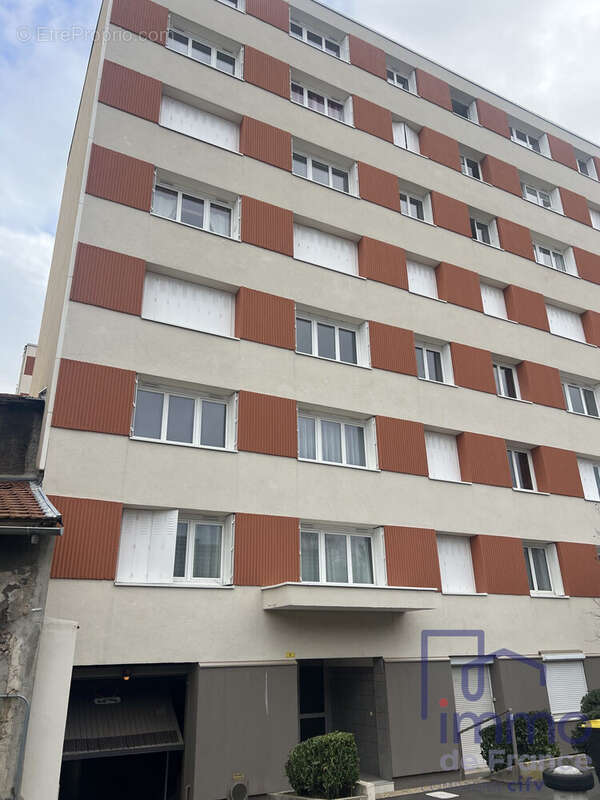 Appartement à SAINT-ETIENNE