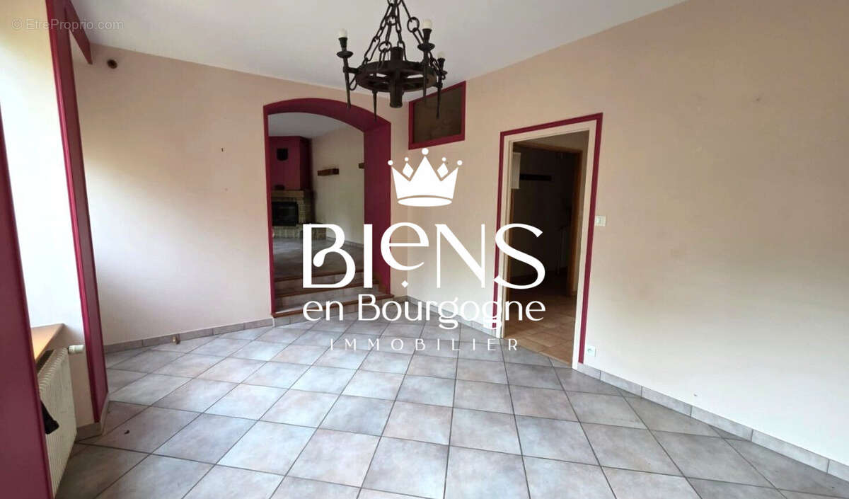 Maison à LA ROCHEPOT
