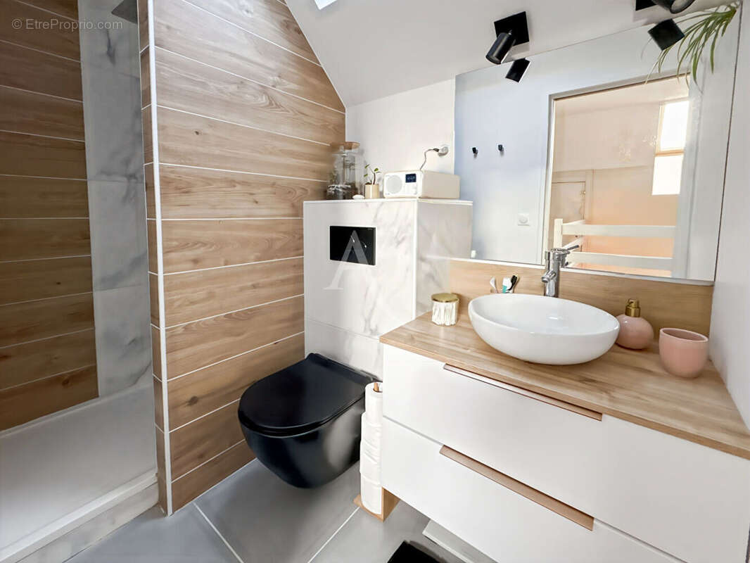 Maison à JOUY-LE-MOUTIER