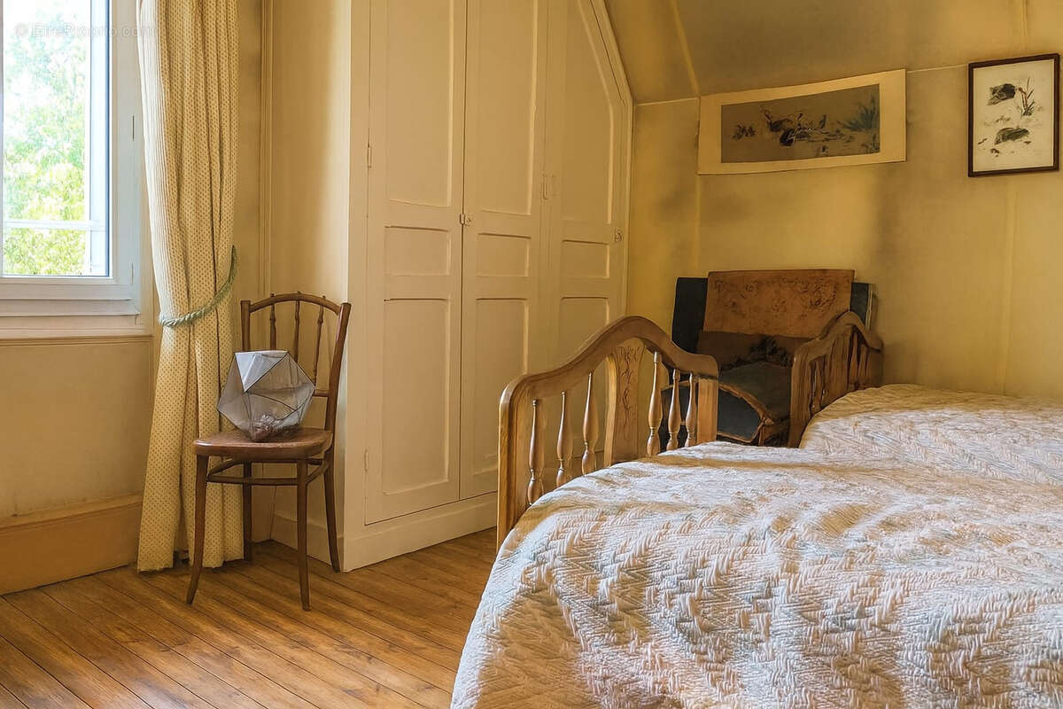 Maison à MANDRES-LES-ROSES