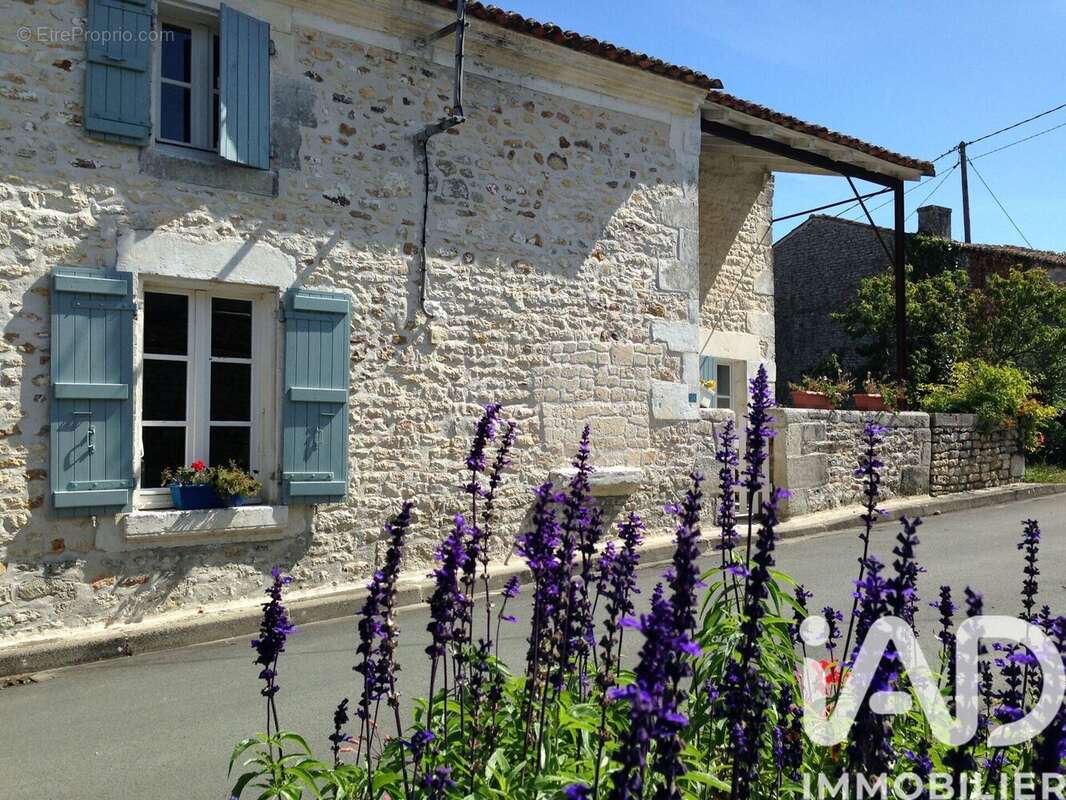 Photo 2 - Maison à GEAY