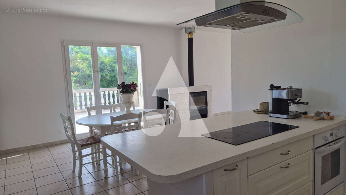 A vendre Villa T5 + Studio à Tavernes - photo 7