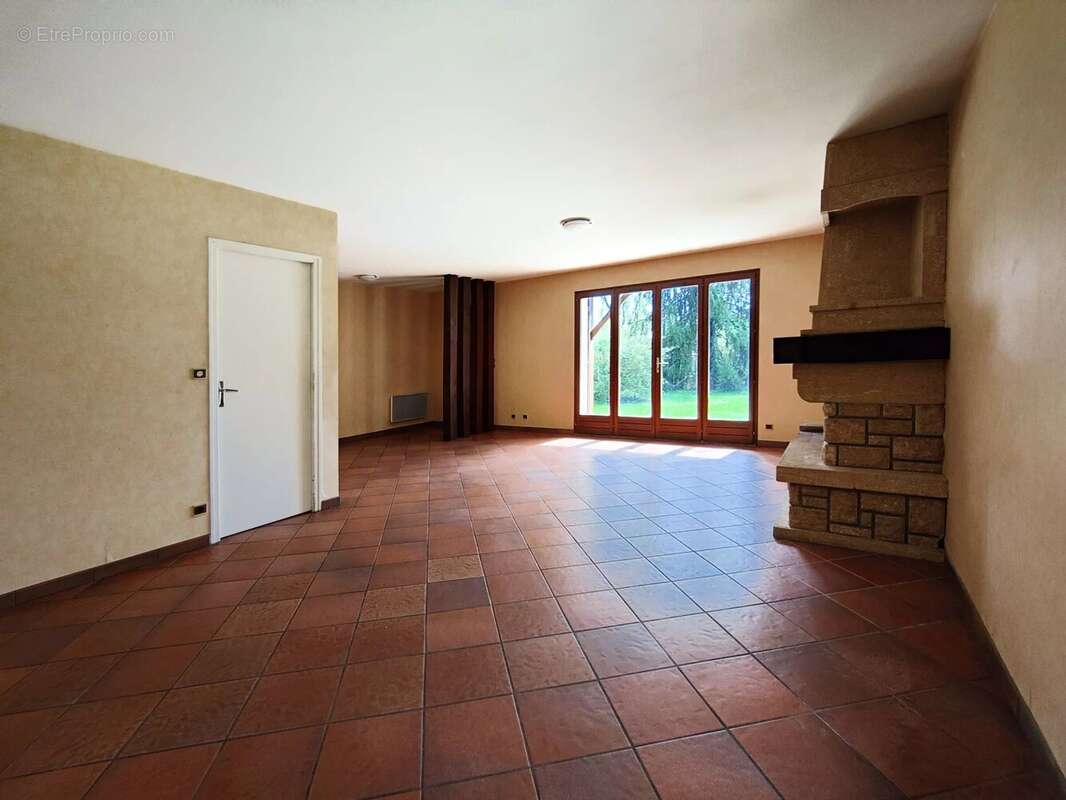 Maison à SAUCATS