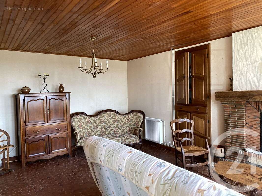 Maison à SURY-EN-VAUX