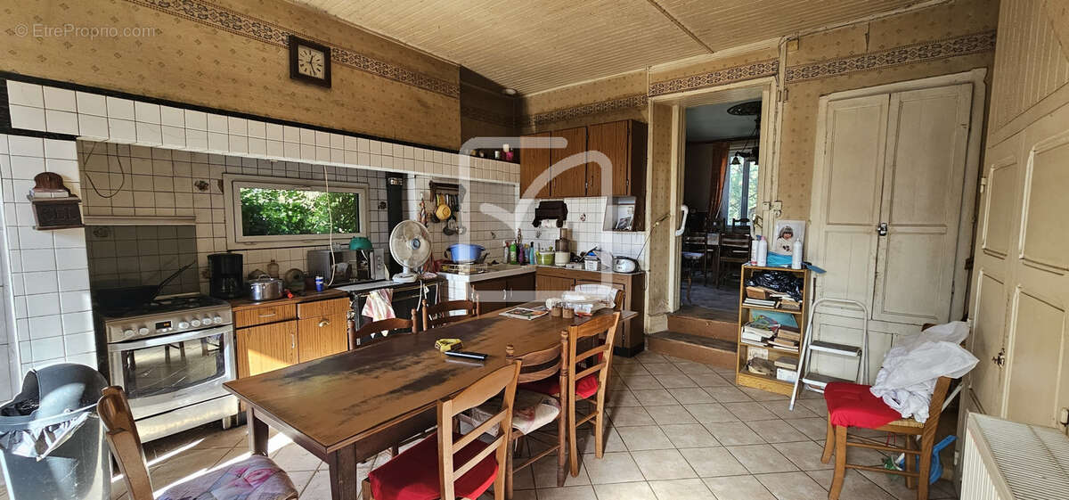 Maison à VARETZ