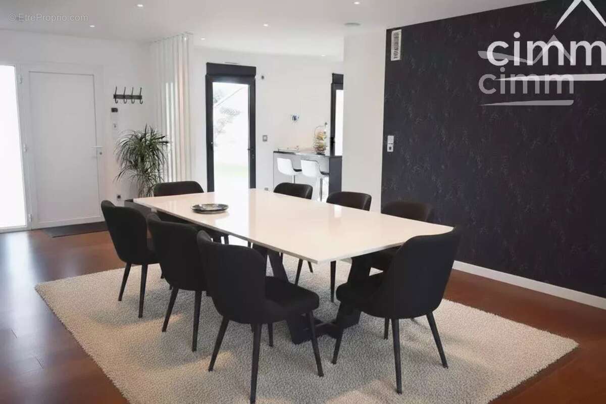 Maison à VAULX-EN-VELIN