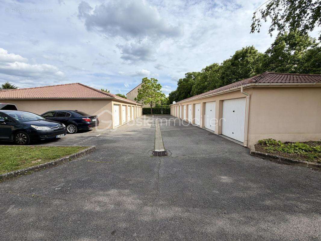 Appartement à SAINT-PIERRE-DU-PERRAY