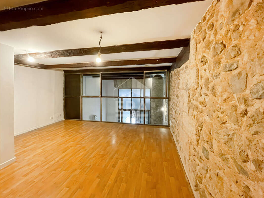 Appartement à MARSEILLE-1E