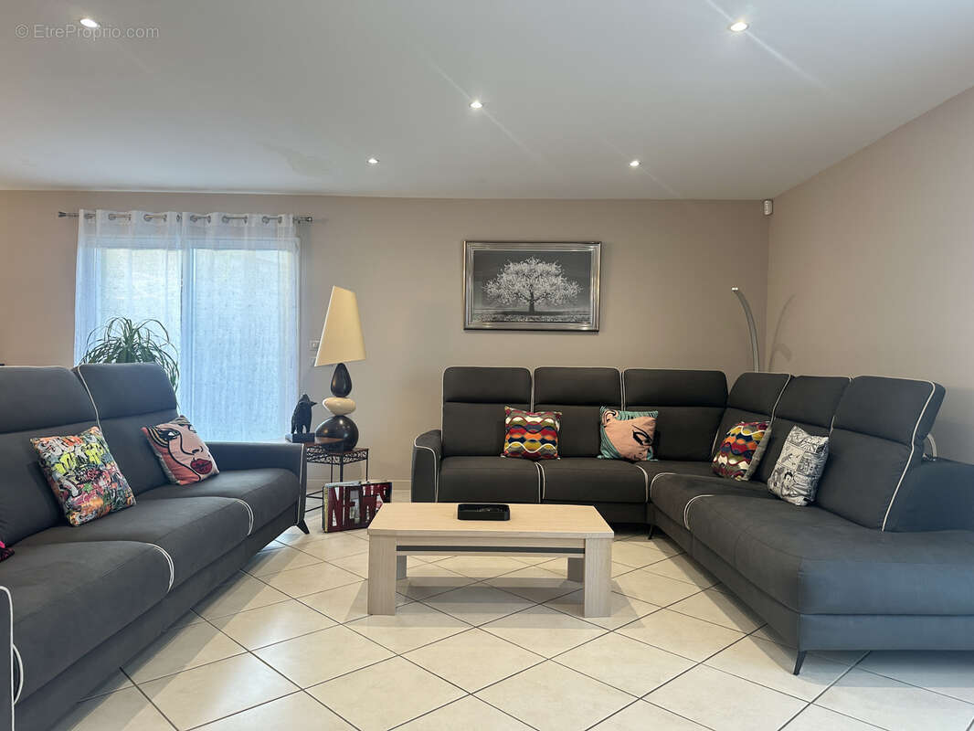 Maison à DECAZEVILLE