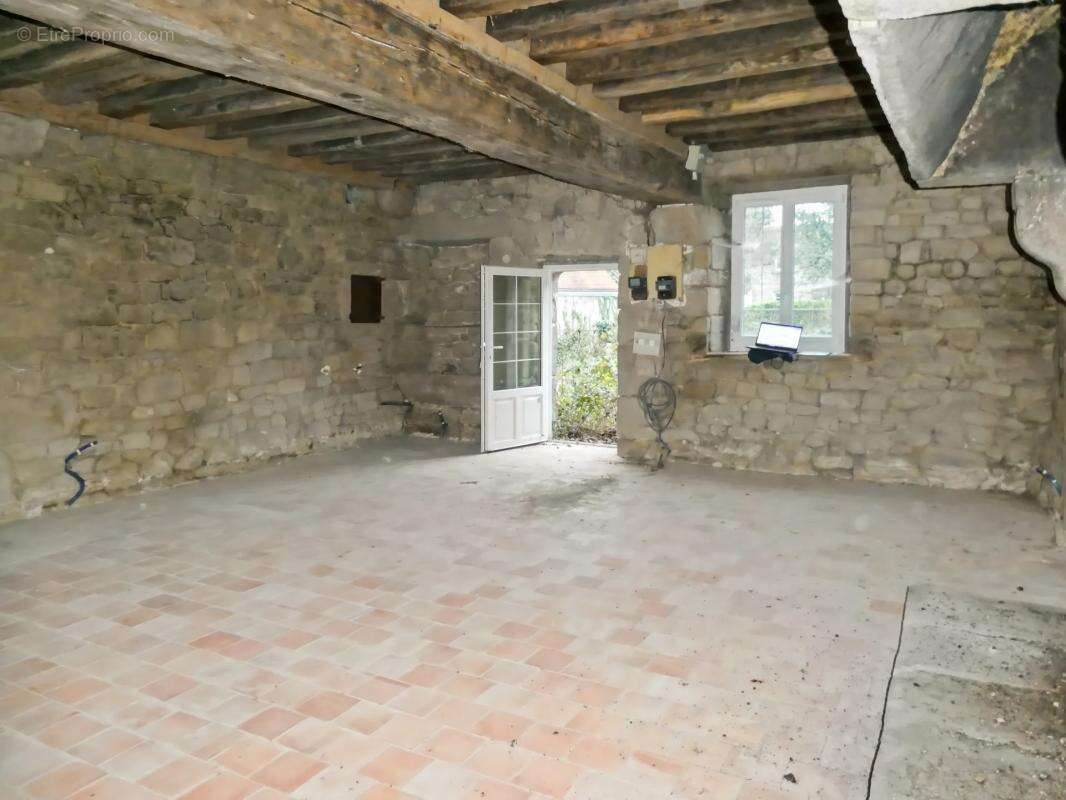 Maison à MAGNY-LE-DESERT