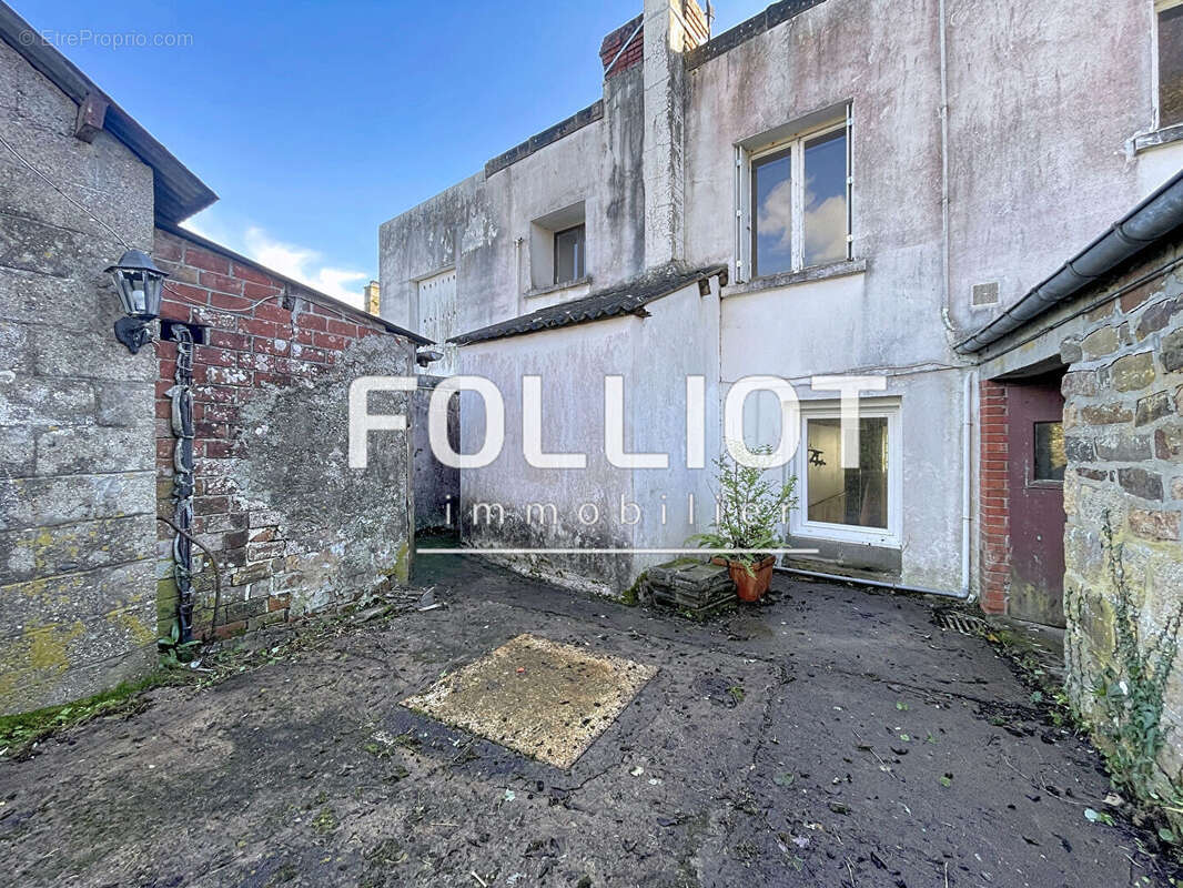 Maison à SAINT-SAUVEUR-LA-POMMERAYE