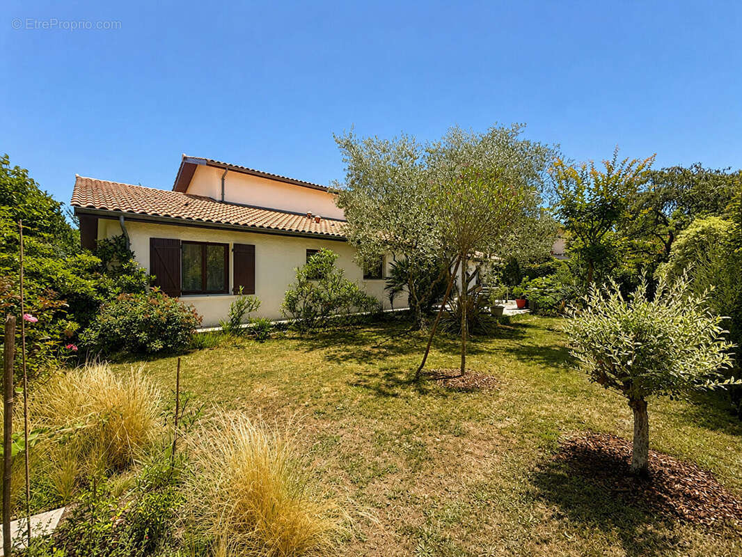 EXCLUSIVITÉ : Maison familiale bon état général au calme absolu à Magonty - photo 14