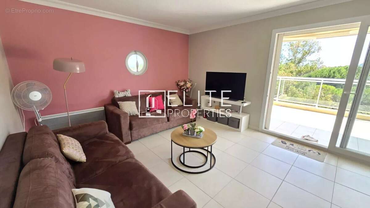 Appartement à MANDELIEU-LA-NAPOULE