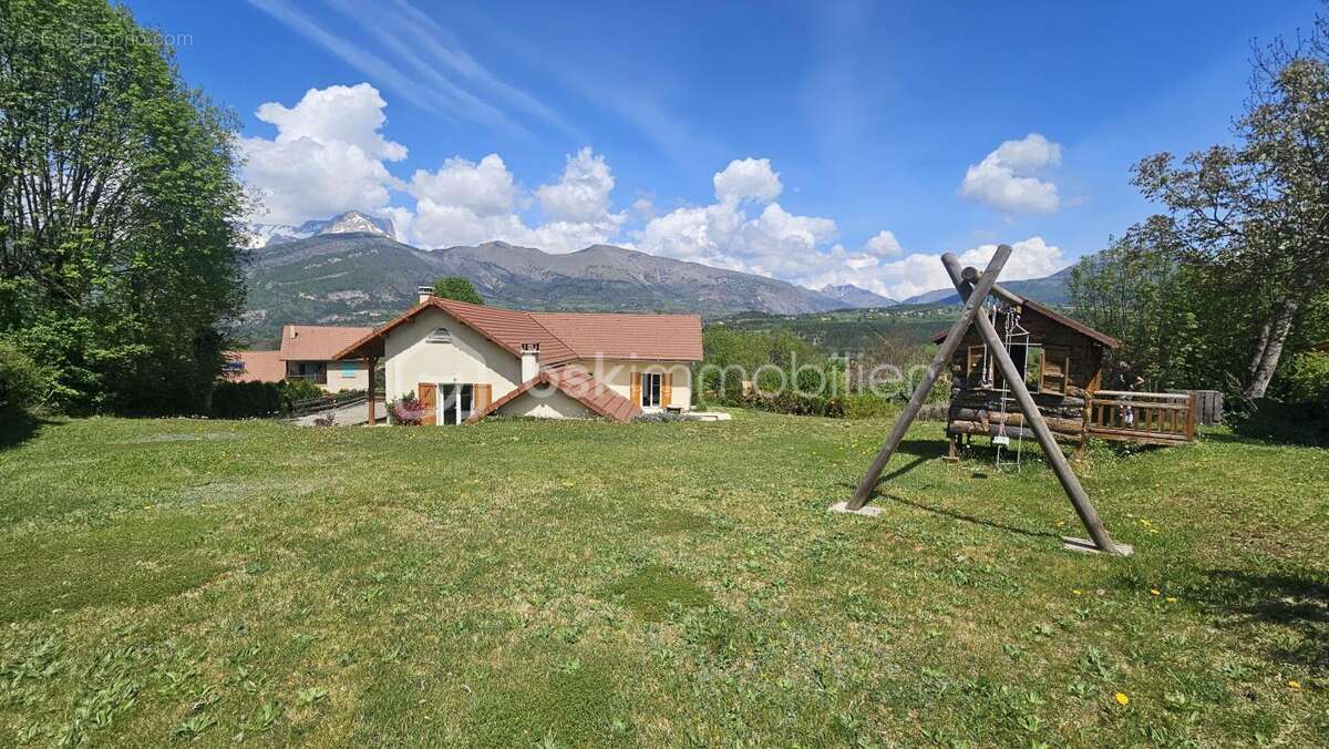 Maison à LA ROCHE-DES-ARNAUDS