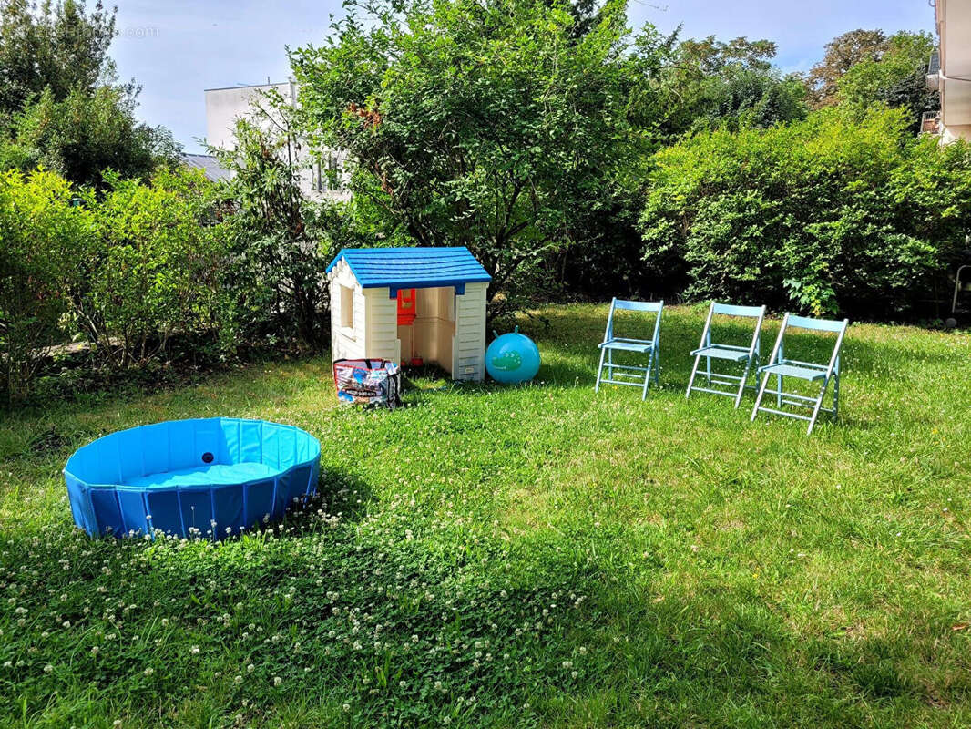 Appartement à COURBEVOIE