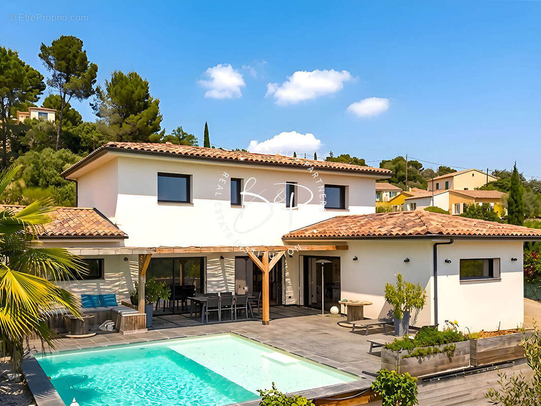 Maison à LORGUES