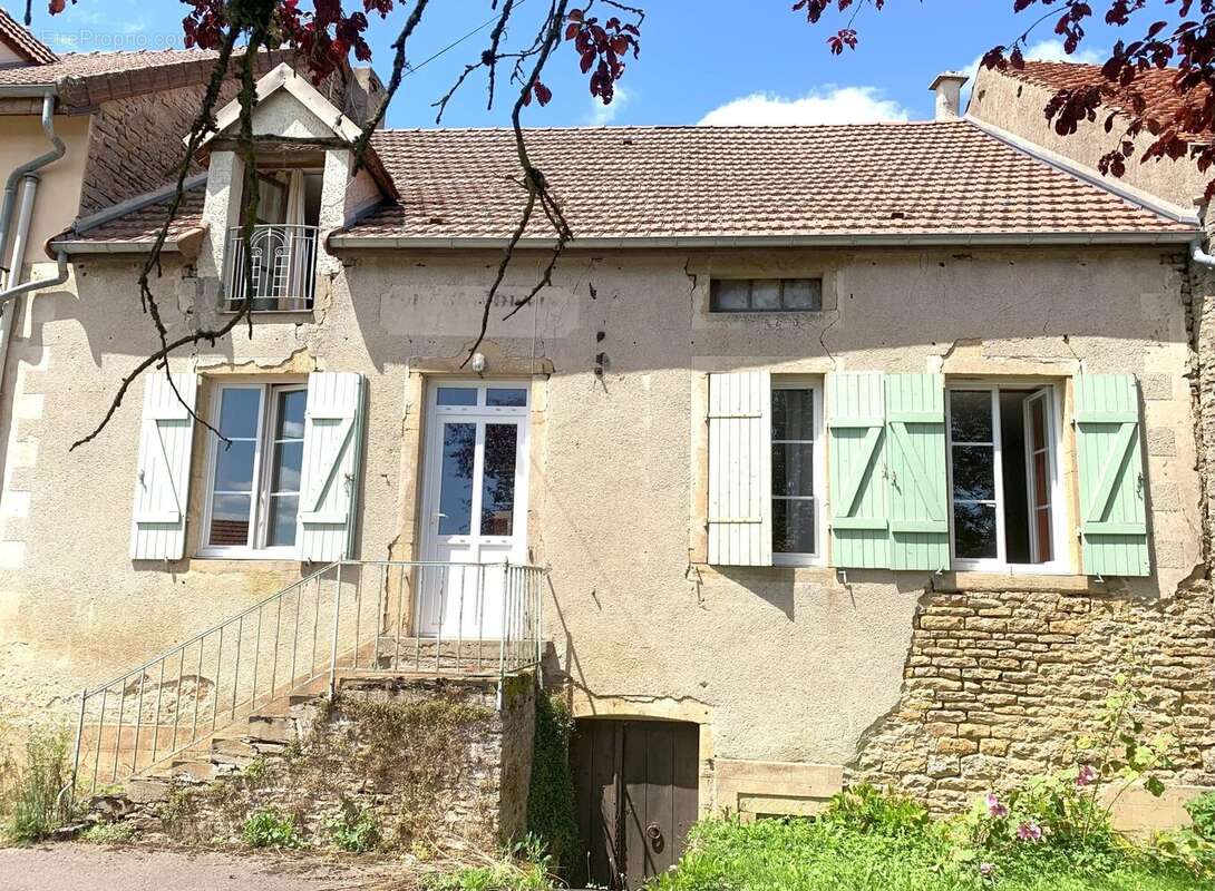 Maison de village en pierres avec grange - photo 15