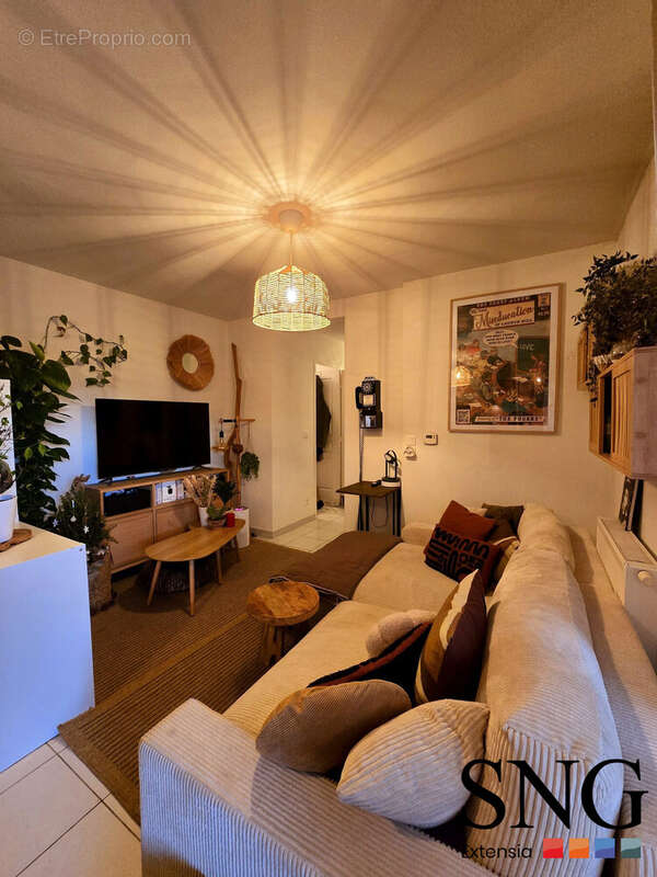 Appartement à GARONS