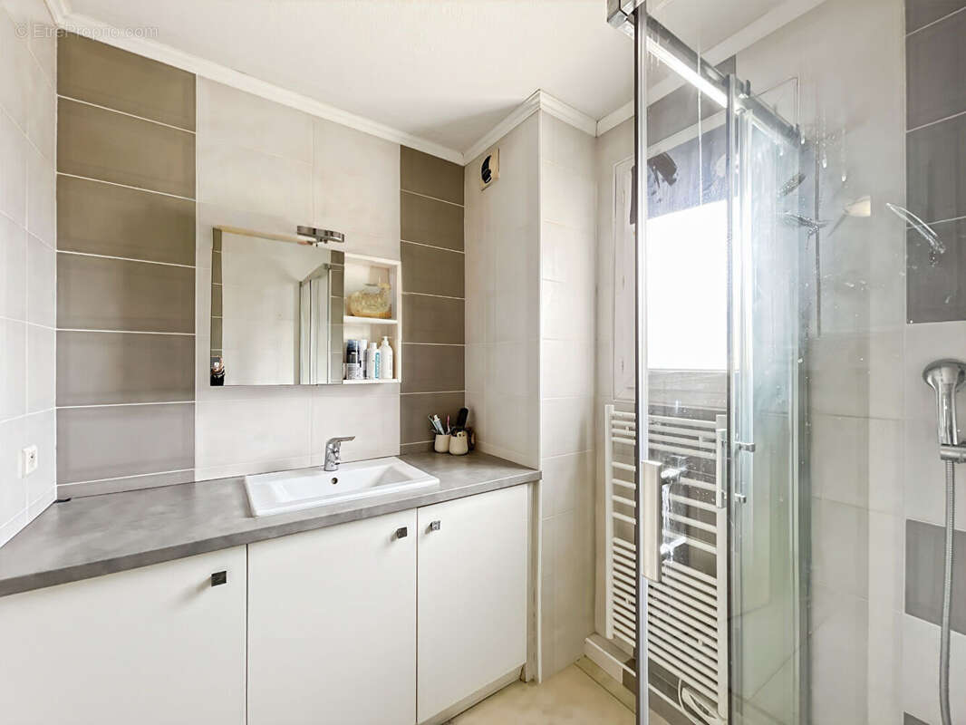 Appartement à MOUANS-SARTOUX