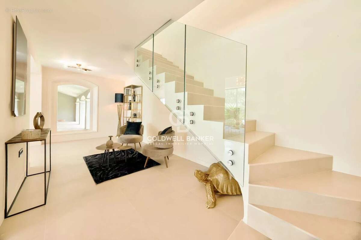 Maison à MOUGINS