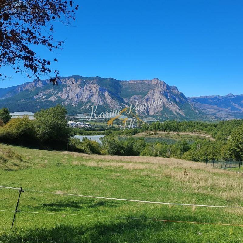 Terrain à CLARET