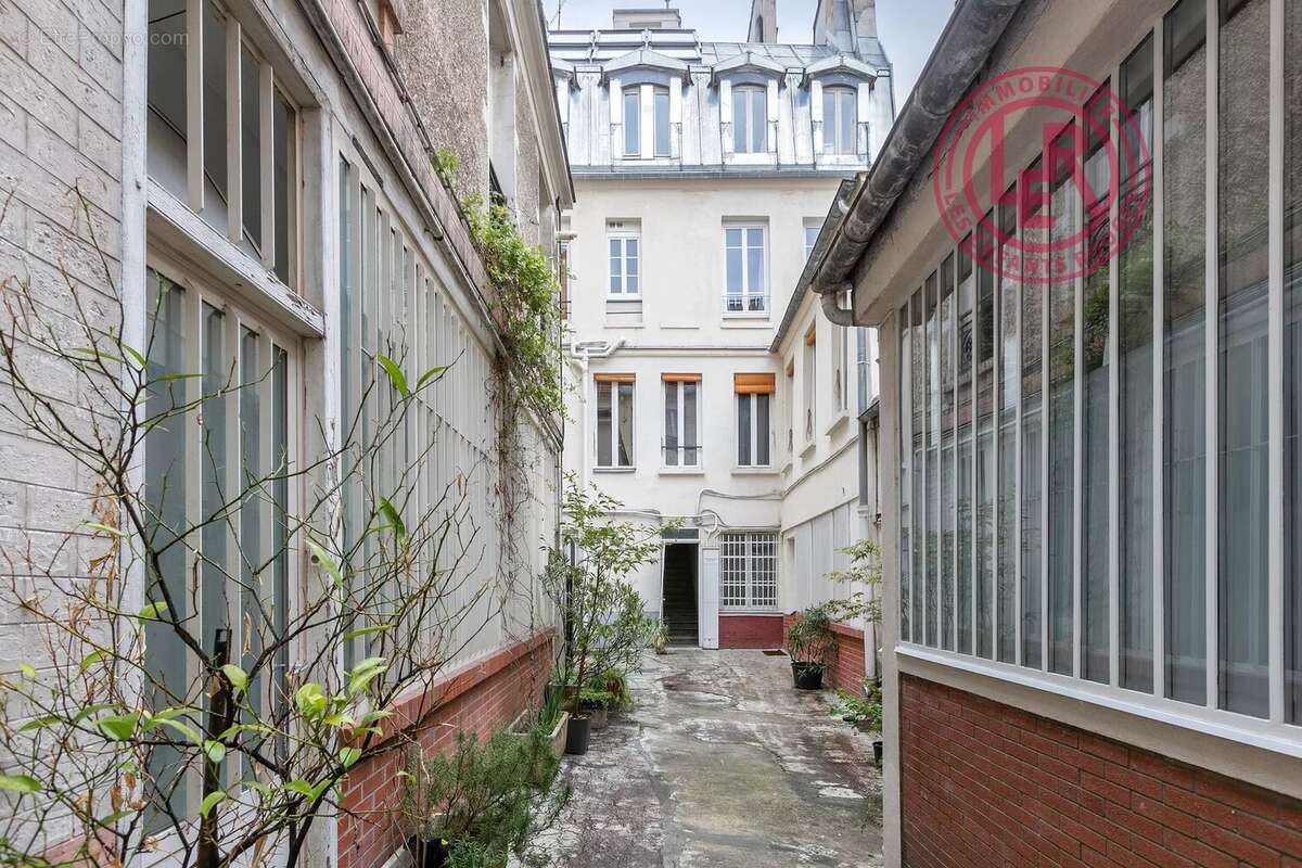Appartement à PARIS-10E
