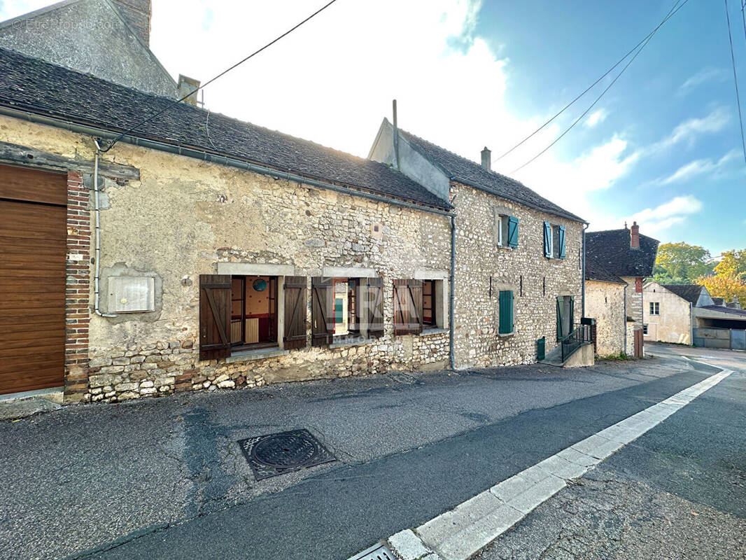 Maison à LORREZ-LE-BOCAGE-PREAUX